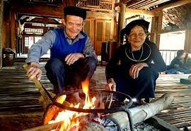 “Suối lạc lưng chừng núi”: Tình nghĩa mới là thứ tình cảm thuỷ chung nhất